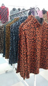 暖かTシャツ類の新入荷商品